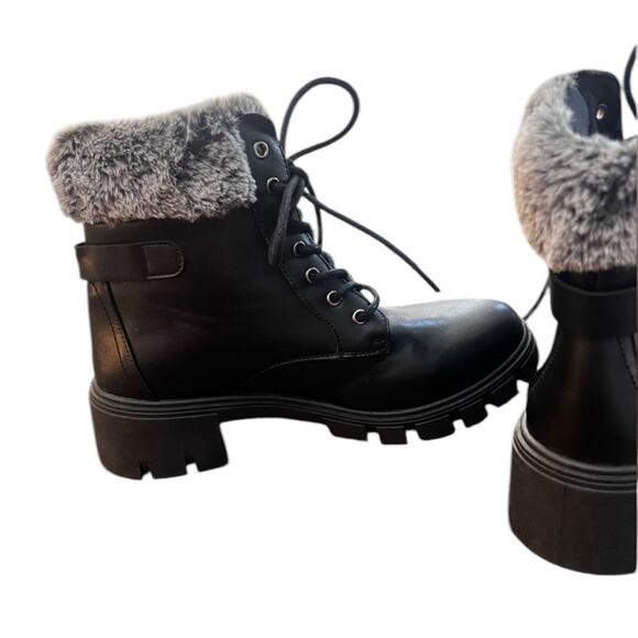 NWOT Women’s Wanted Quicksand Combat Bootie – Sz 9 - Picture 2 of 7